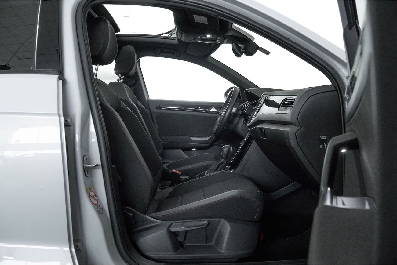 فولكس واجن T ROC Sport Black Edition / Full Service History / Warranty