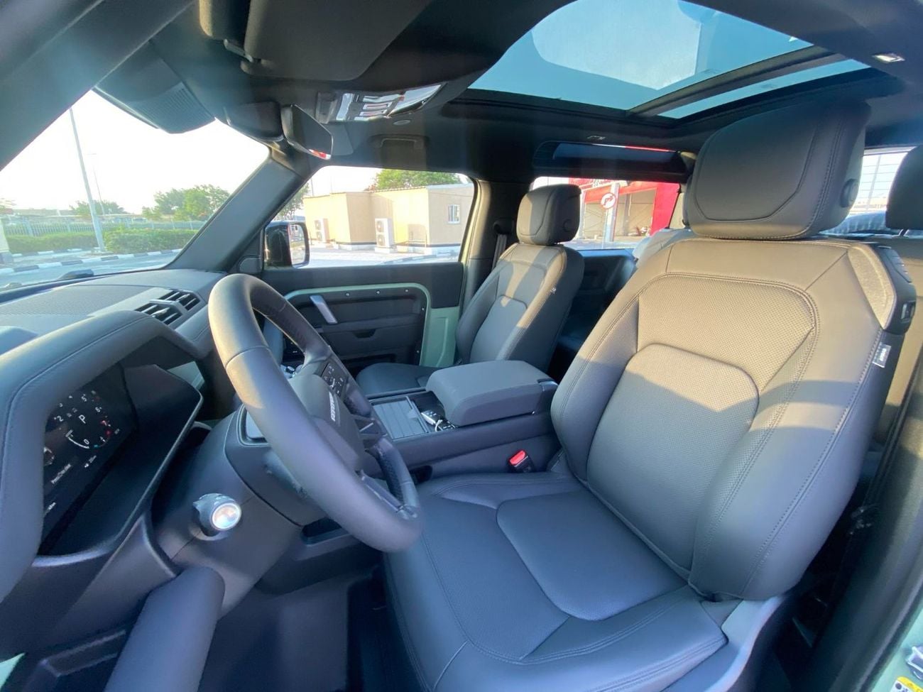 لاند روفر ديفندر P400 90 HSE 3.0L (5 Seater)