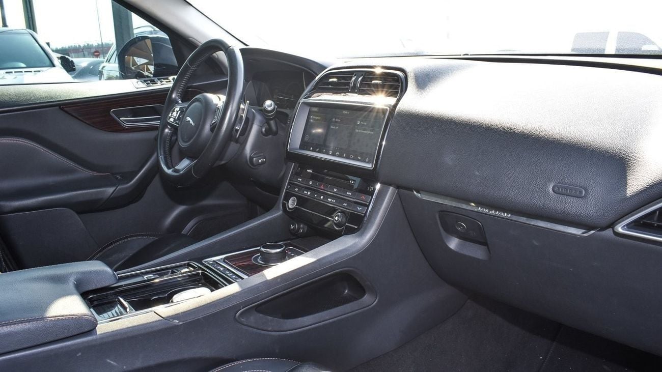 جاكوار F بيس PRESTIGE 35 AWD