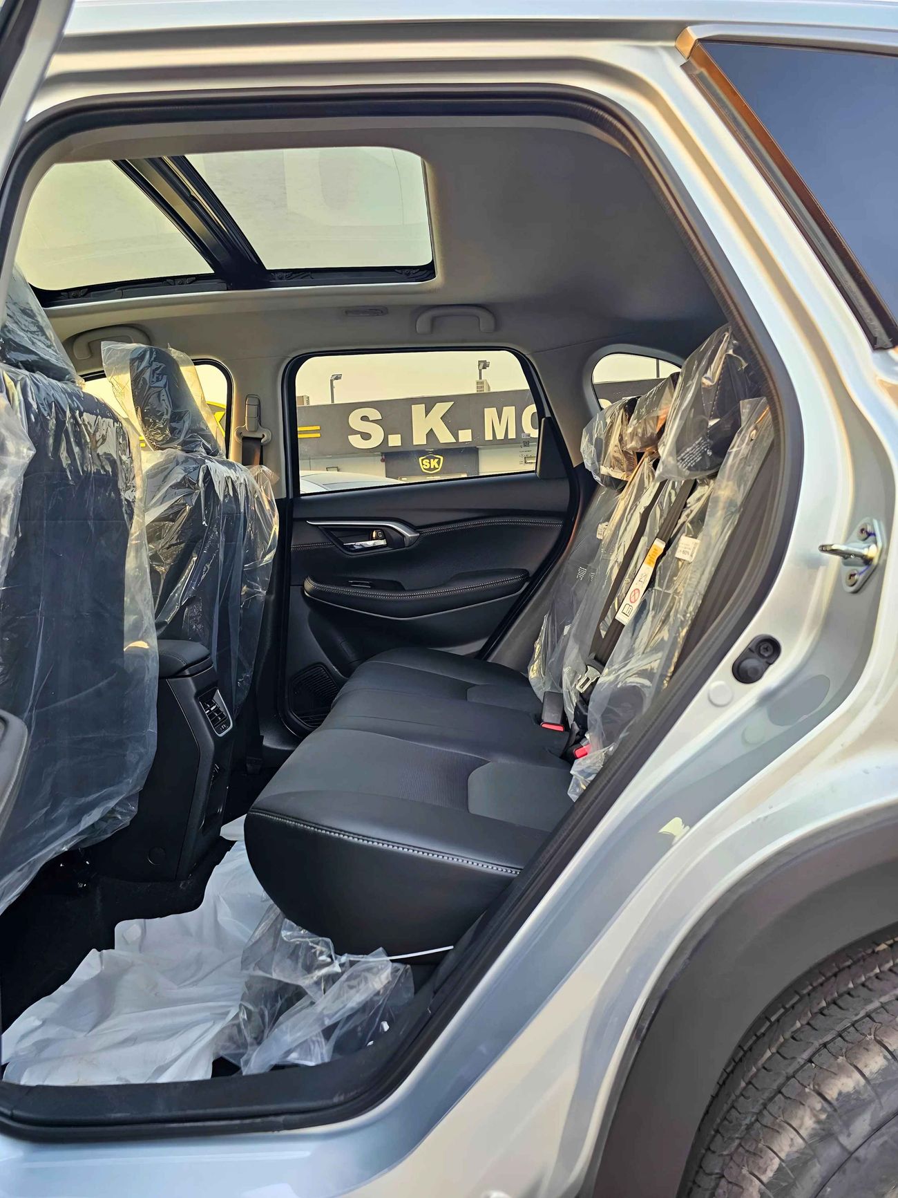 Suzuki Grand Vitara GLX / HYBRID / 1.5L V4 / FULL OPTION / 360* CAMERA / HEADUP DISPLAY (CODE # GVHB4X4F)