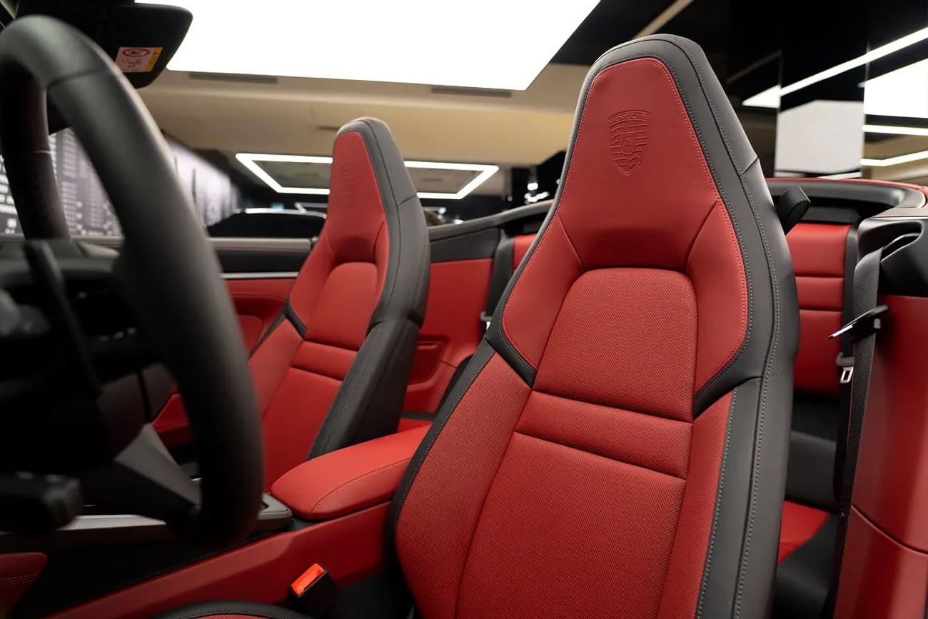 Porsche 911 Carrera 4 3.0L (444 HP) Convertible