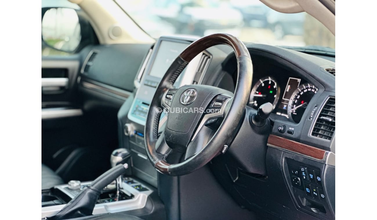 Toyota Land Cruiser Toyota Land Cruiser sahara top of the range