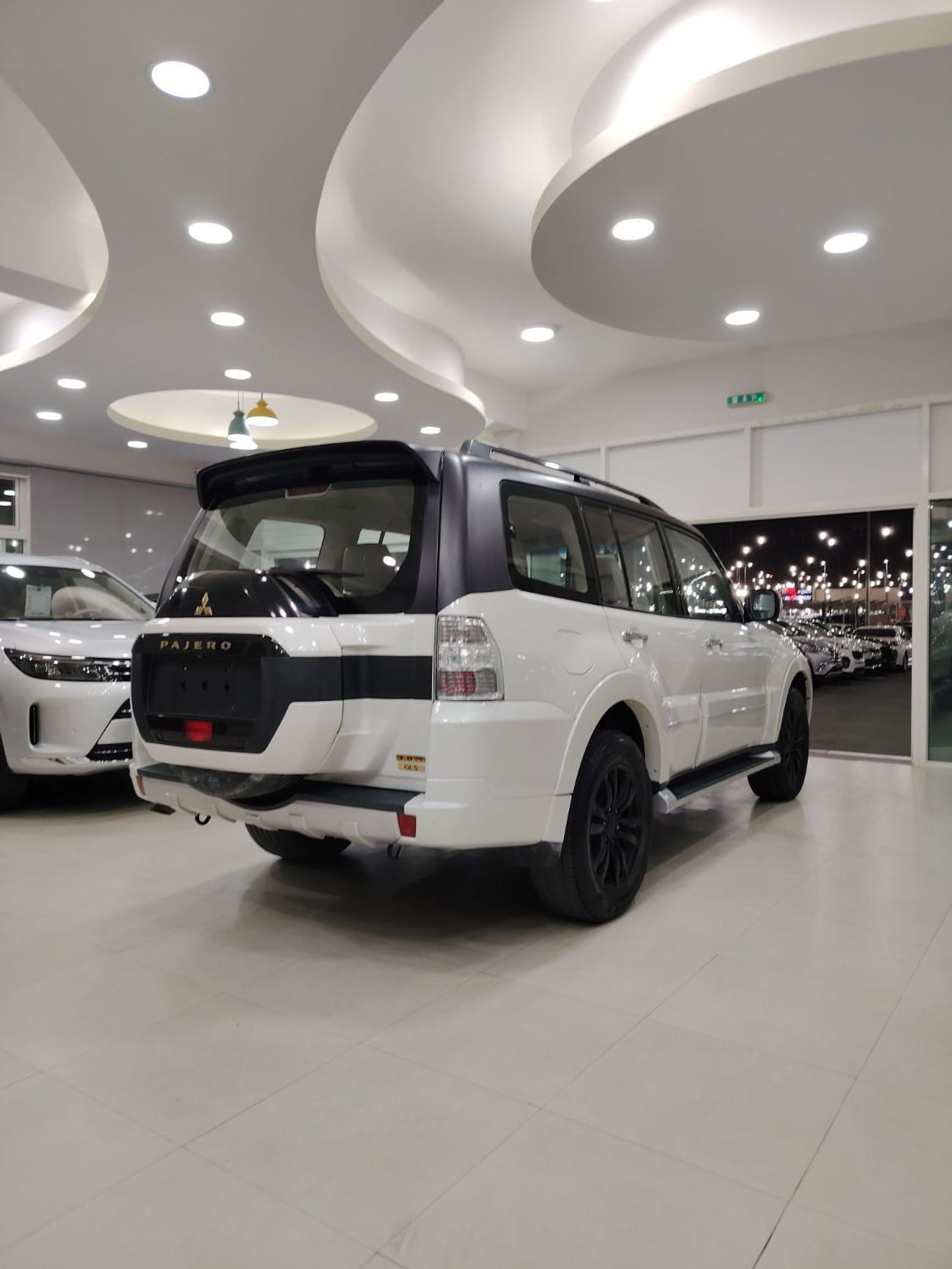 Mitsubishi Pajero GLS H/L PLATINUM PLUS