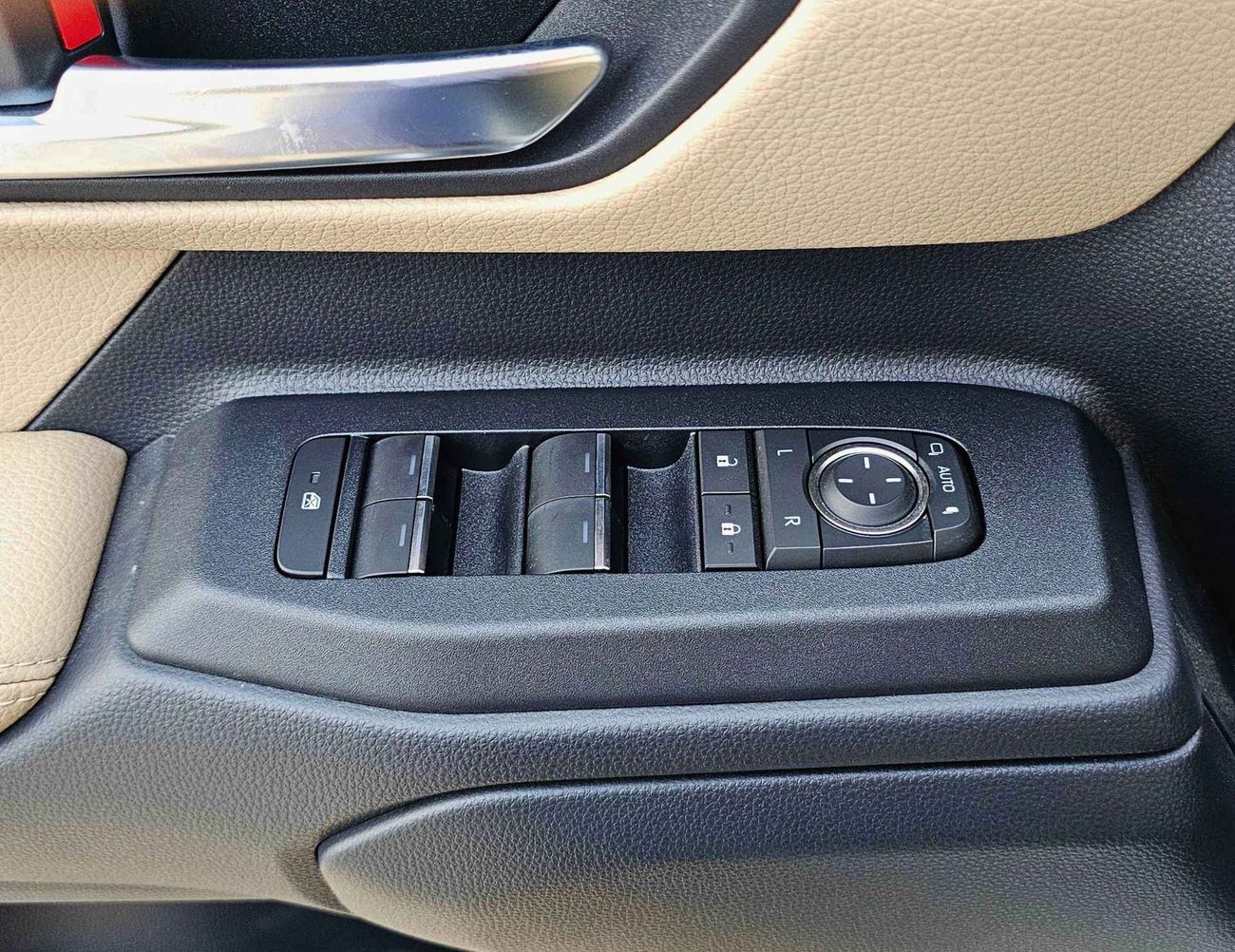 تويوتا برادو LC250 | ALL ROUNDER | 2.4L V4 PETROL | SUNROOF | LEATHER SEATS | AUTO A/C (CODE # P24AR)