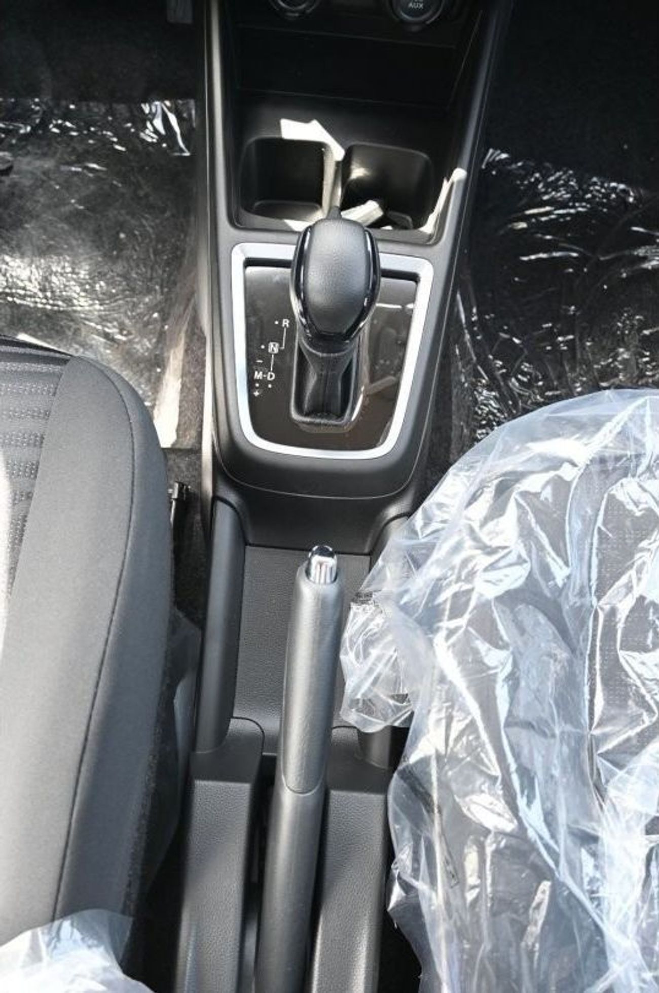 سوزوكي سويفت سوزوكي سويفت 1.2 لتر بنزين ، هاتشباك ، دفع أمامي ، 4 أبواب ، بدء الدفع ، وسادة هوائية مزدوجة ، حساسا