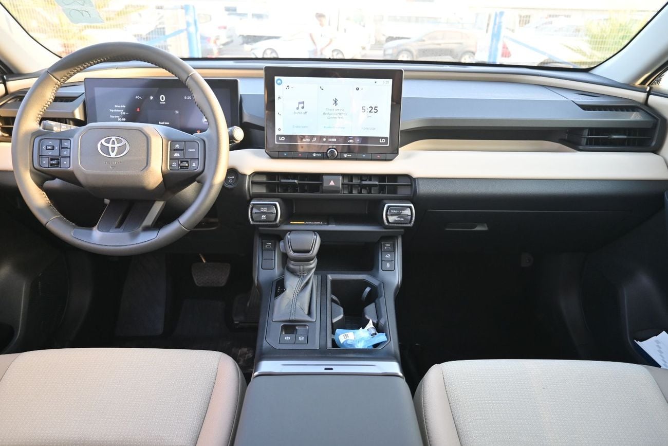 تويوتا راف ٤ Toyota RAV4 XLE 2.5L Hybrid AWD, Model 2026