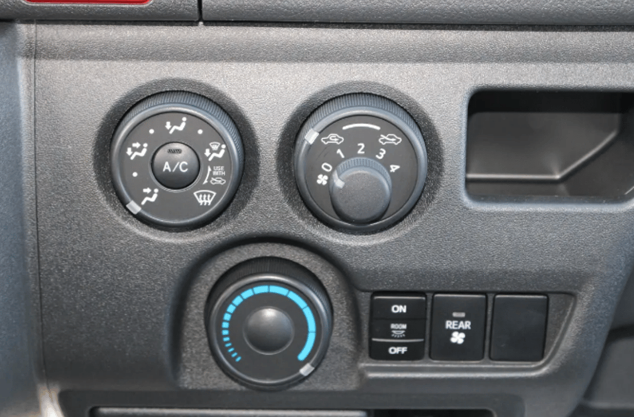 Toyota Hiace ECTWFR008 – 2025 Toyota Hiace Passenger Van – High Roof – Old Shape – 2.7L Petrol Manual – White – 1