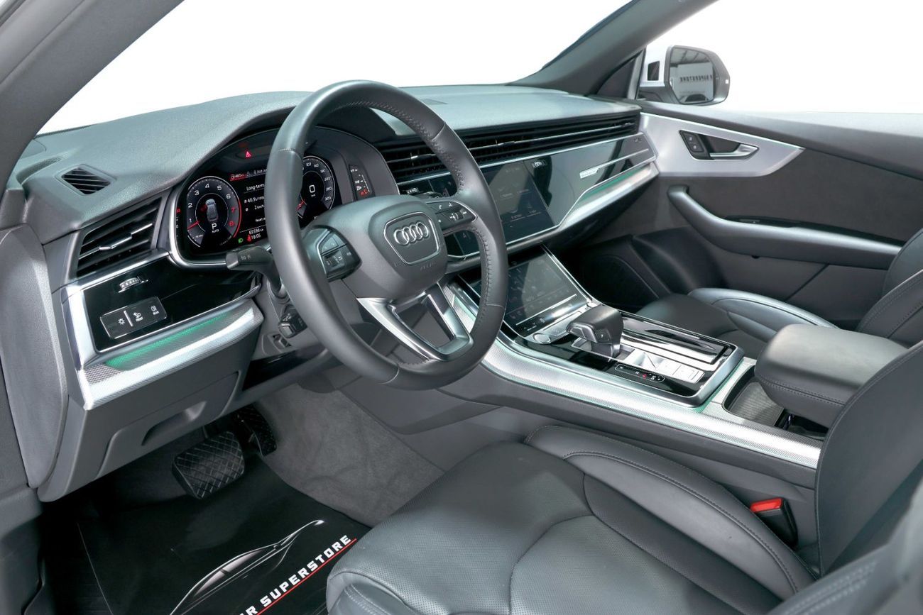 أودي Q8 55 TFSI quattro 3.0L SUV