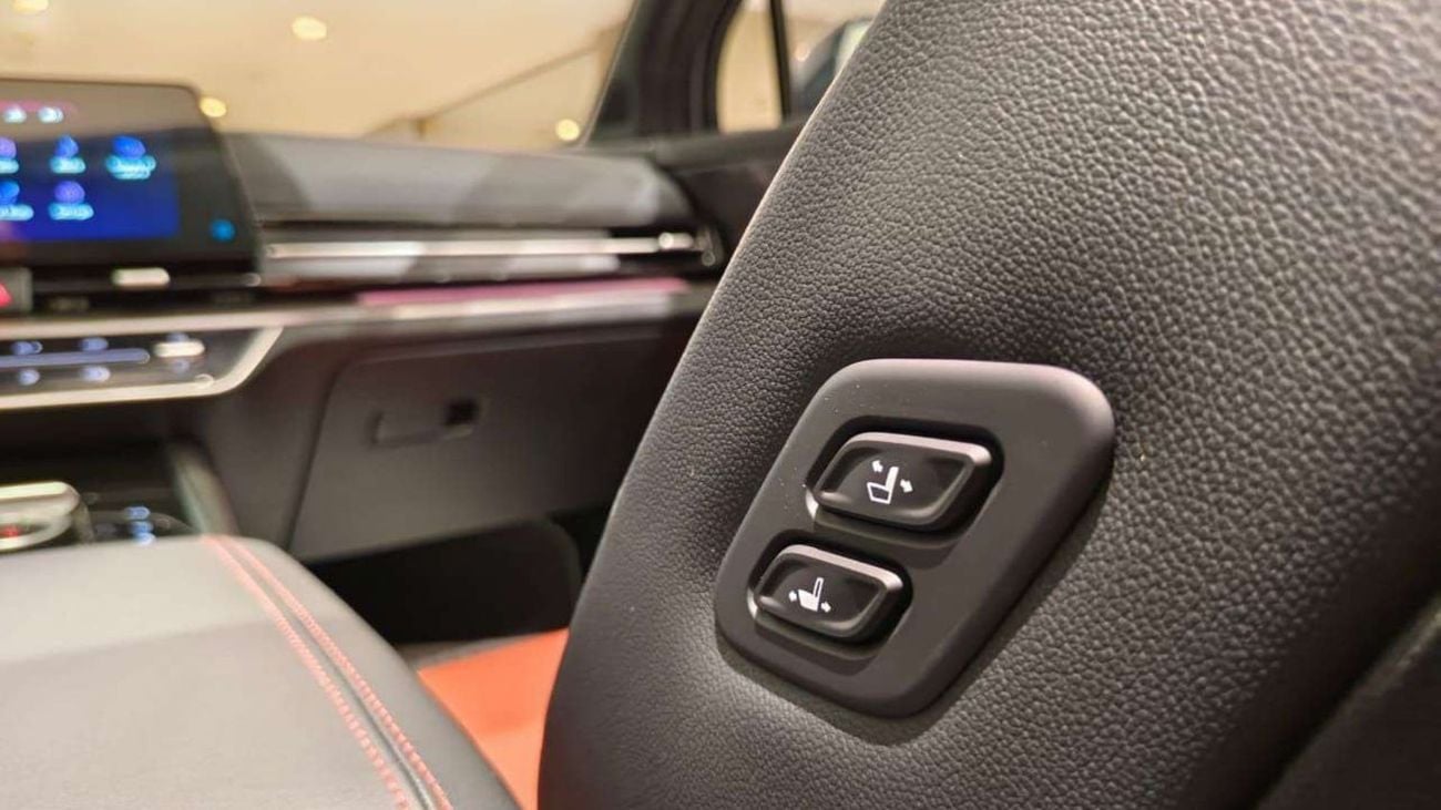 كيا سبورتيج 2.0L MPFI | Petrol | Automatic | All Wheel Drive | 5 Seats | 5 Door