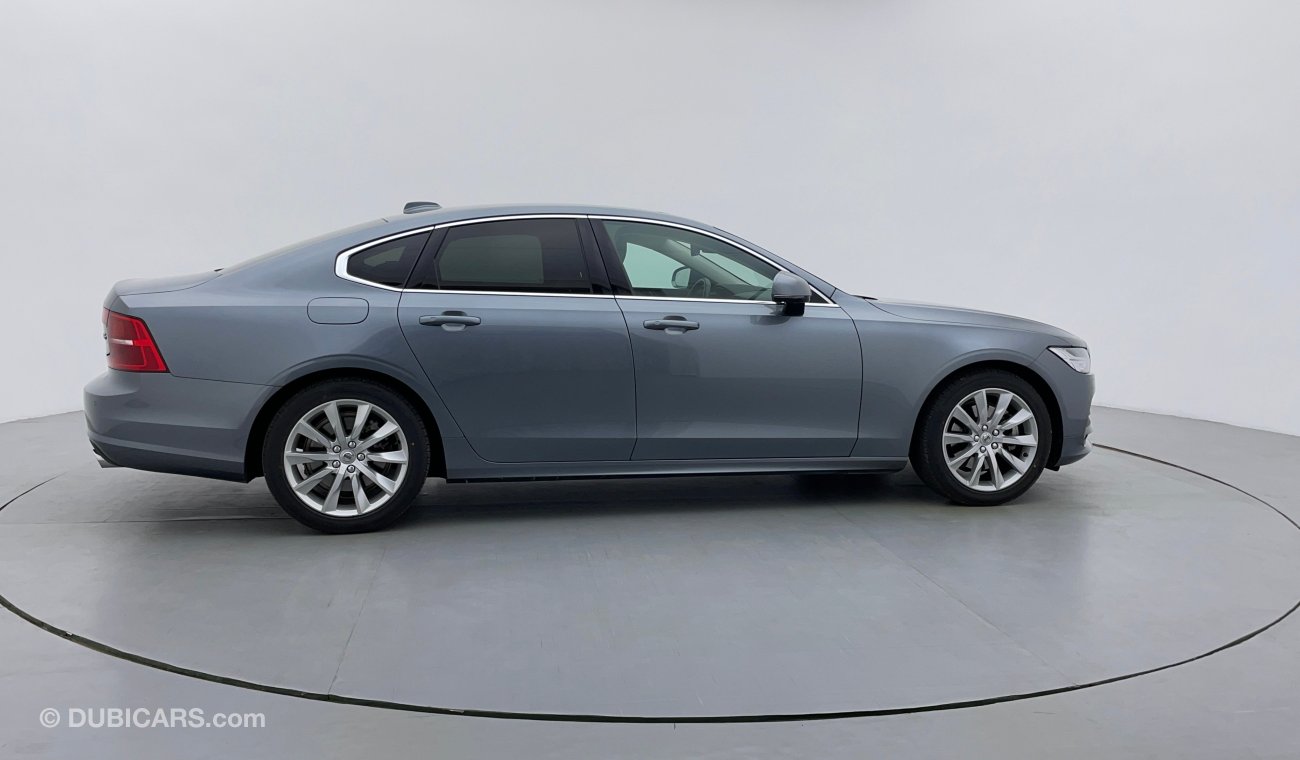 Volvo S90 MOMENTUM 2000