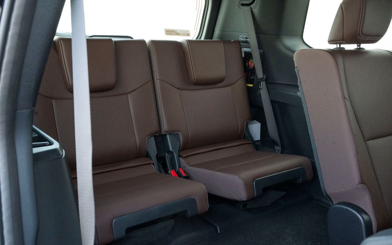 تويوتا برادو ADVENTURE 2026 Toyota Prado Adventure 2.8L AT Diesel (Black-Maroon)