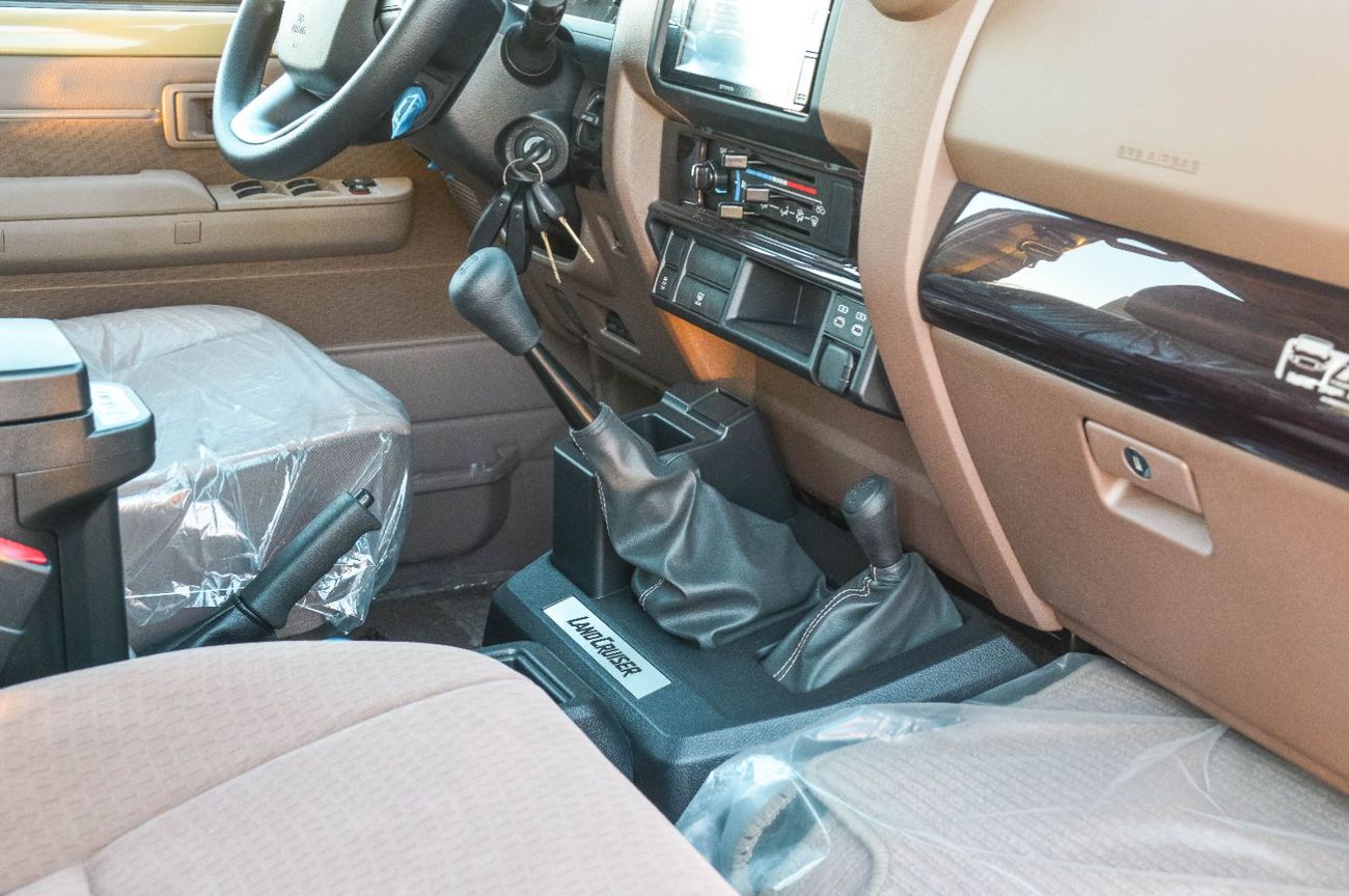 Toyota Land Cruiser 70 TOYOTA LAND CRUISER 76 4.0L 4WD 5DOOR PETROL SUV 2025