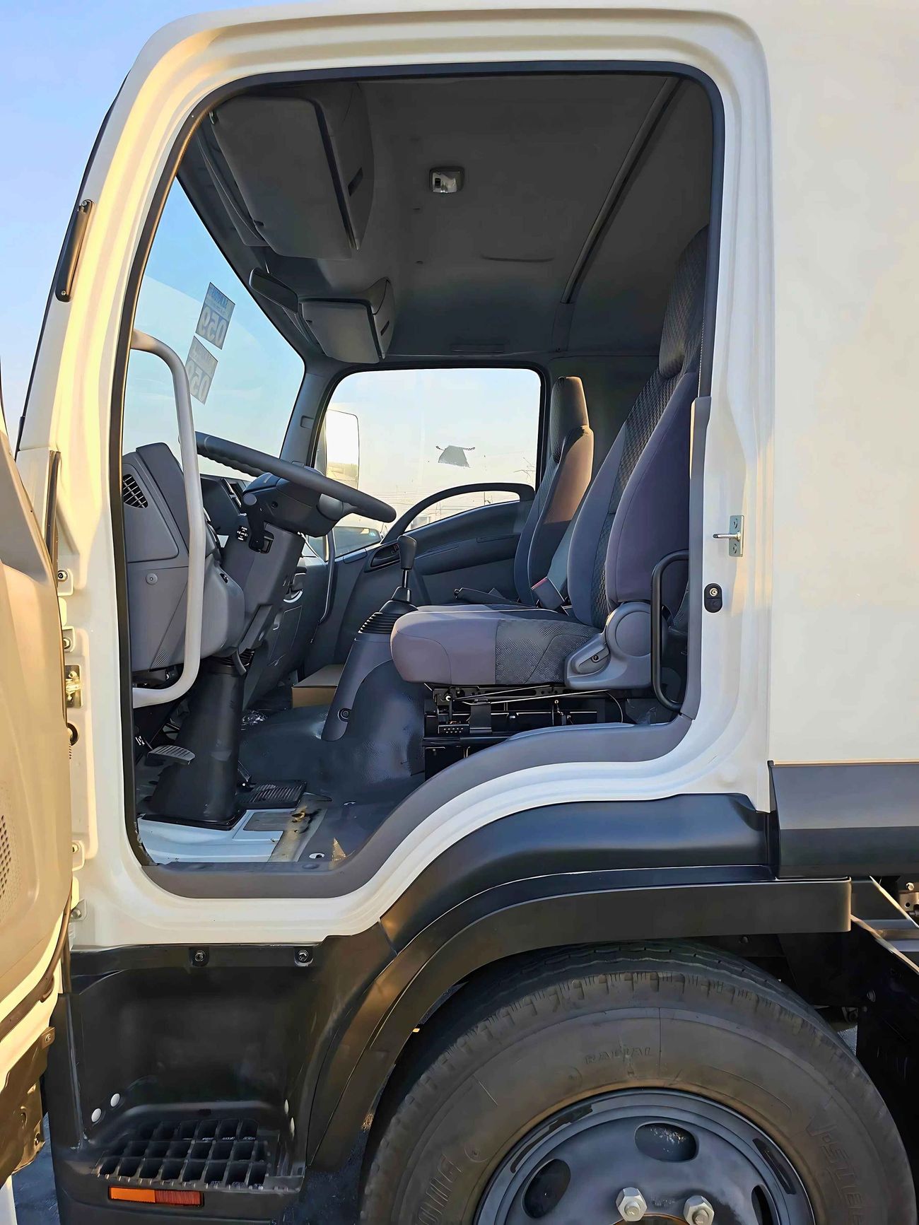 إيسوزو FSR 8.2L DIESEL / M/T / 3 STR / 2024 MY (CODE # FSR)