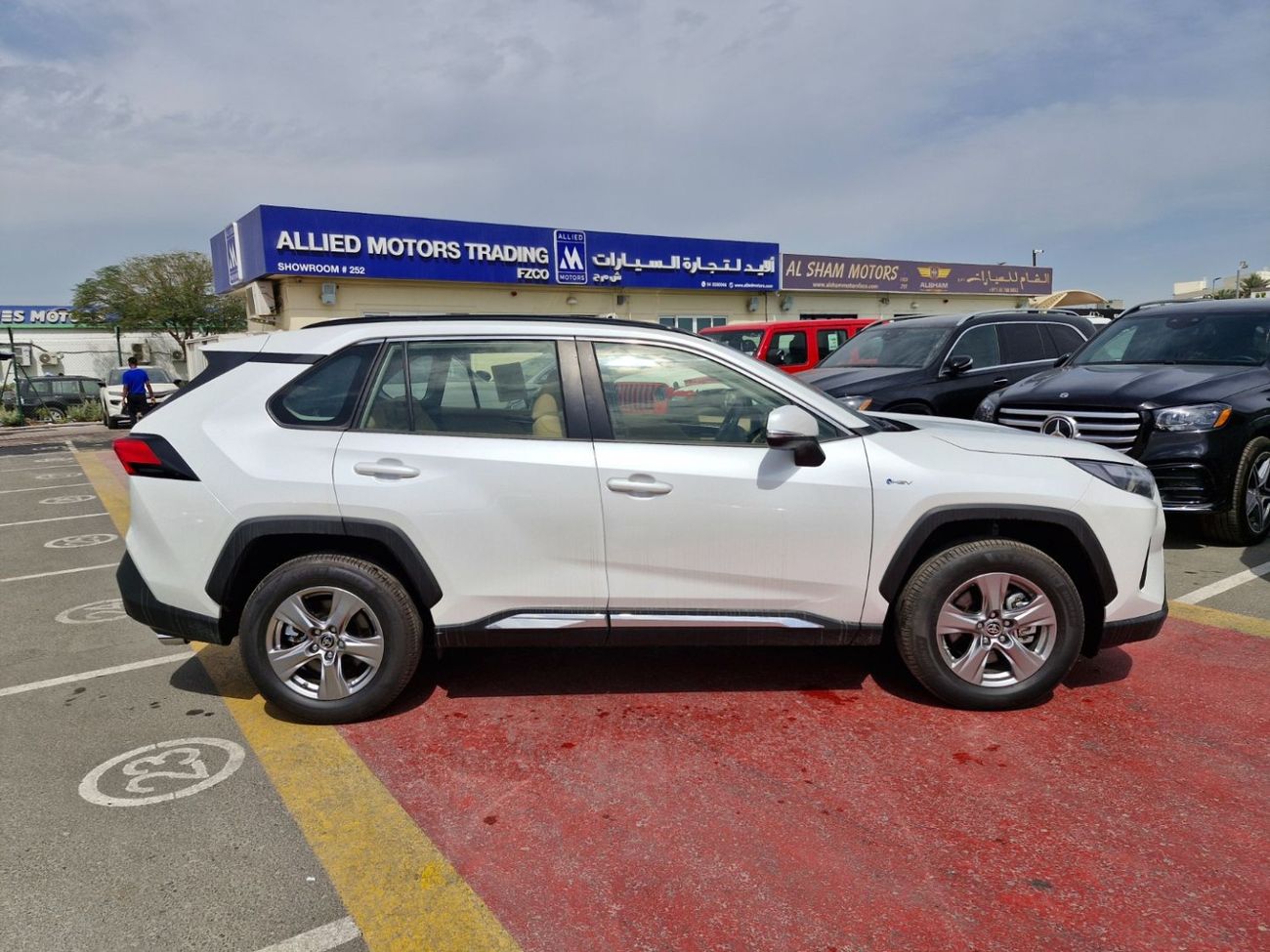 Toyota RAV4 2025 TOYOTA RAV 4 4X4 2.5L HYBRID PETROL A/T GCC BRAND NEW 0KM