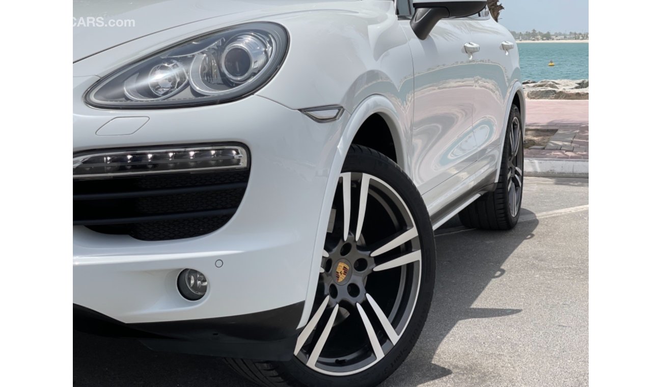 Porsche Cayenne Porsche Cayenne S GCC