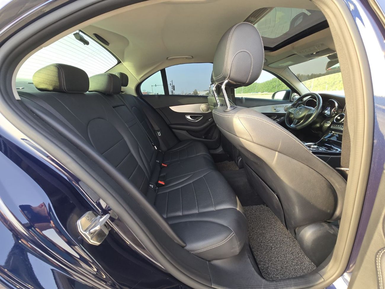 مرسيدس بنز C 220 MERCEDES C220d 2017 4-MATIC // PERFECT CONDITION // FULL OPITION