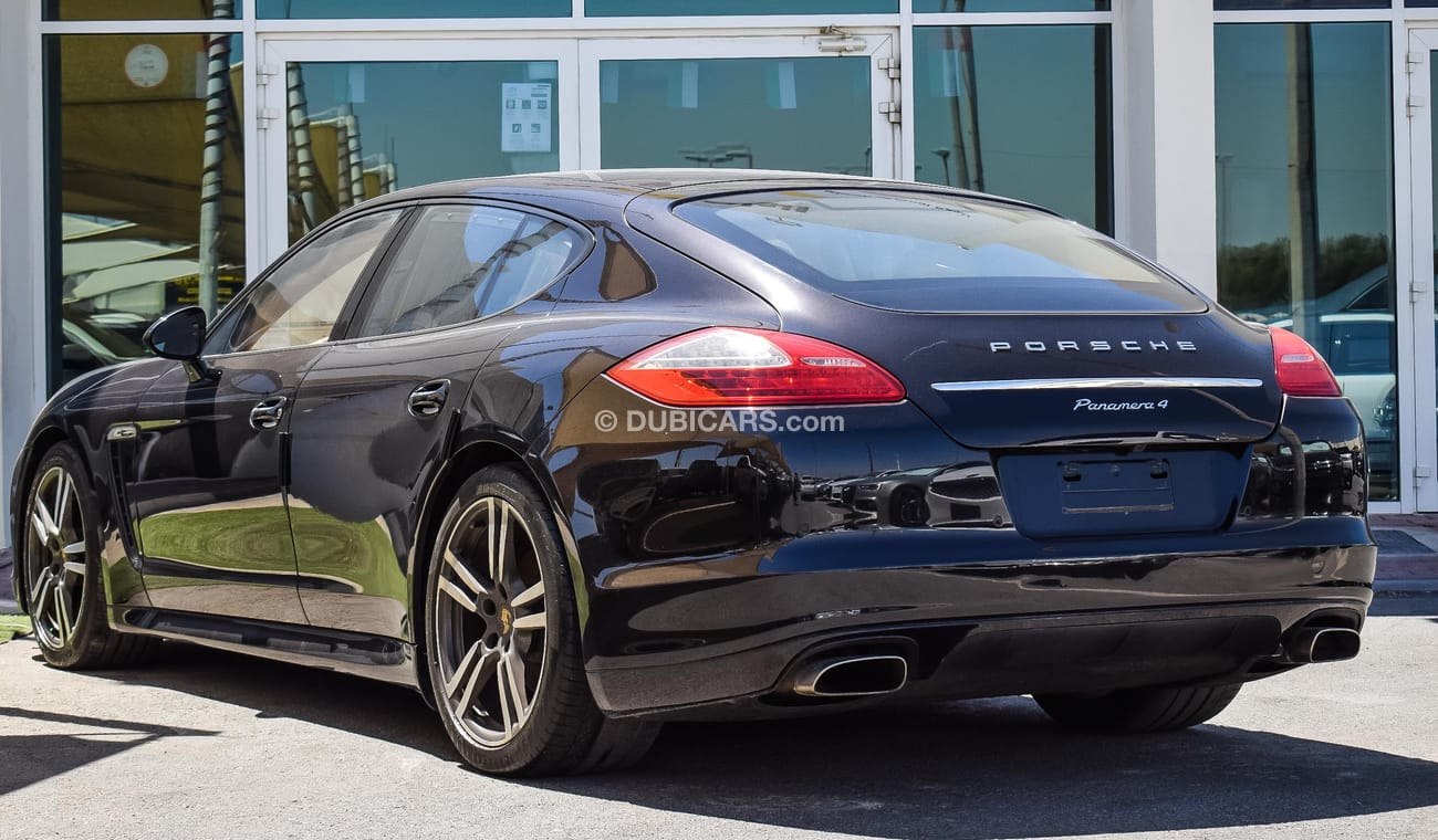 بورش باناميرا Porsche Panamera 4 AWD Full Service History GCC