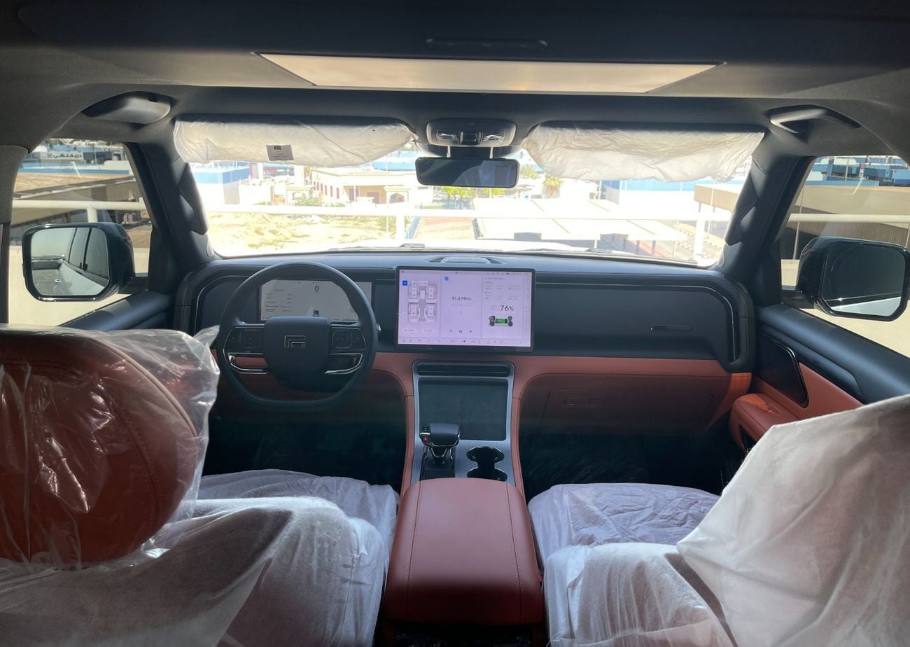 ROX 01 VIP 6 SEATERS 1.5L-4CYL RANGE EXTENDER + DUAL ELECTRIC MOTORS AWD