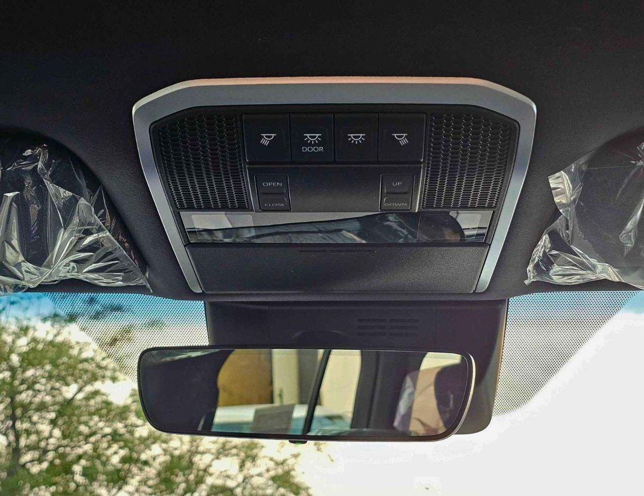 Toyota Land Cruiser VX /4.0L PETROL V6 /RADAR /BIG DVD/JBL SPEAKERS / REAR ENTERTAINMENT DVD /MID OPTION (CODE#LCVX4MR)