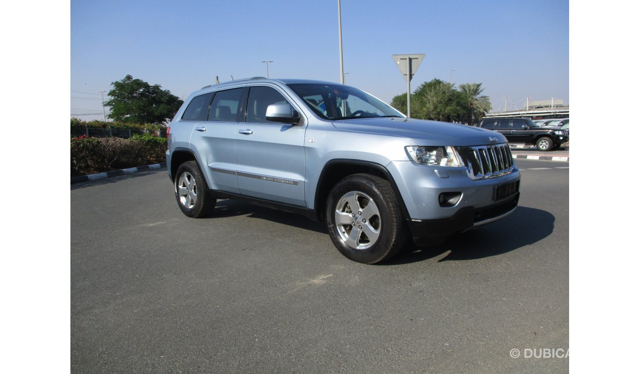 Jeep Grand Cherokee jeep grand cherokee V6 limited 2013 full options gulf space , full services history