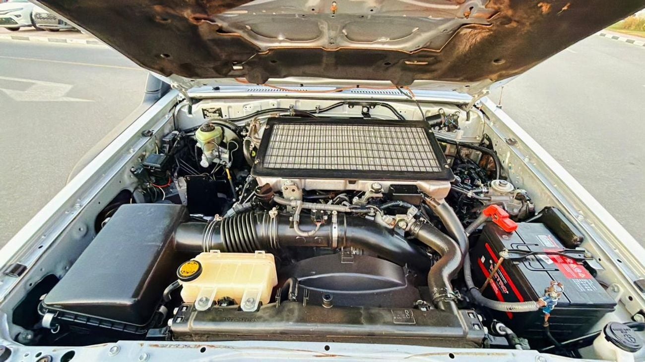 تويوتا لاند كروزر بيك آب -