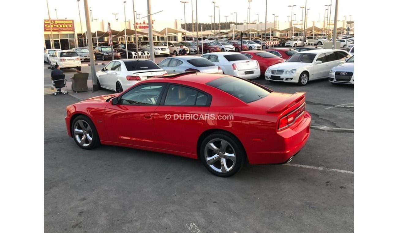 Dodge Charger Dodge Charger RT Engine 5.7 model 2014 GCC car prefect condition full option full option leather sea