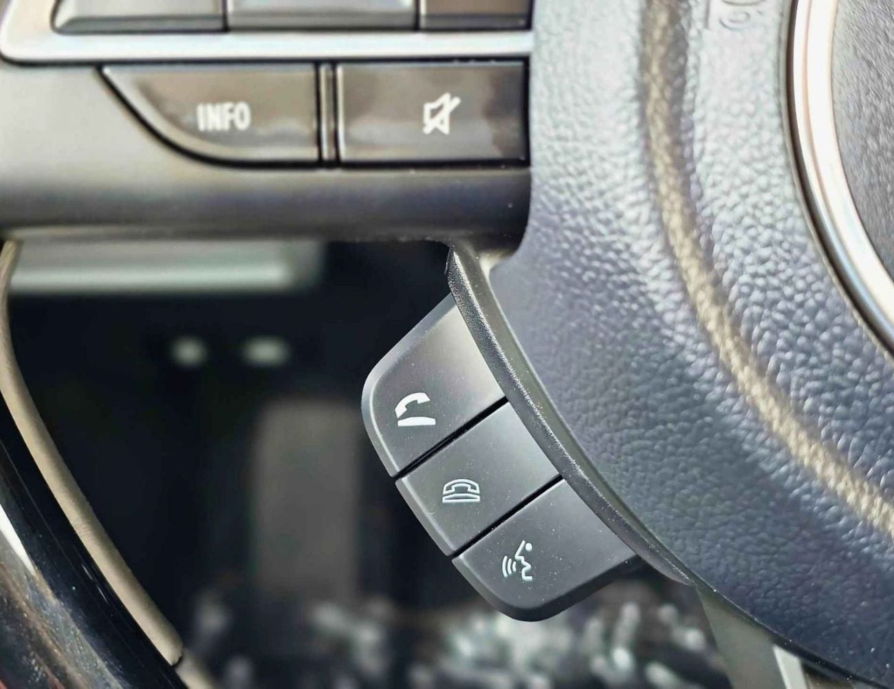 Suzuki Swift GLX SUZUKI SWIFT GLX HYBRID || RADAR PETROL AT 1.2L V4 (CODE # SWGLXFOH) SILVER 2026