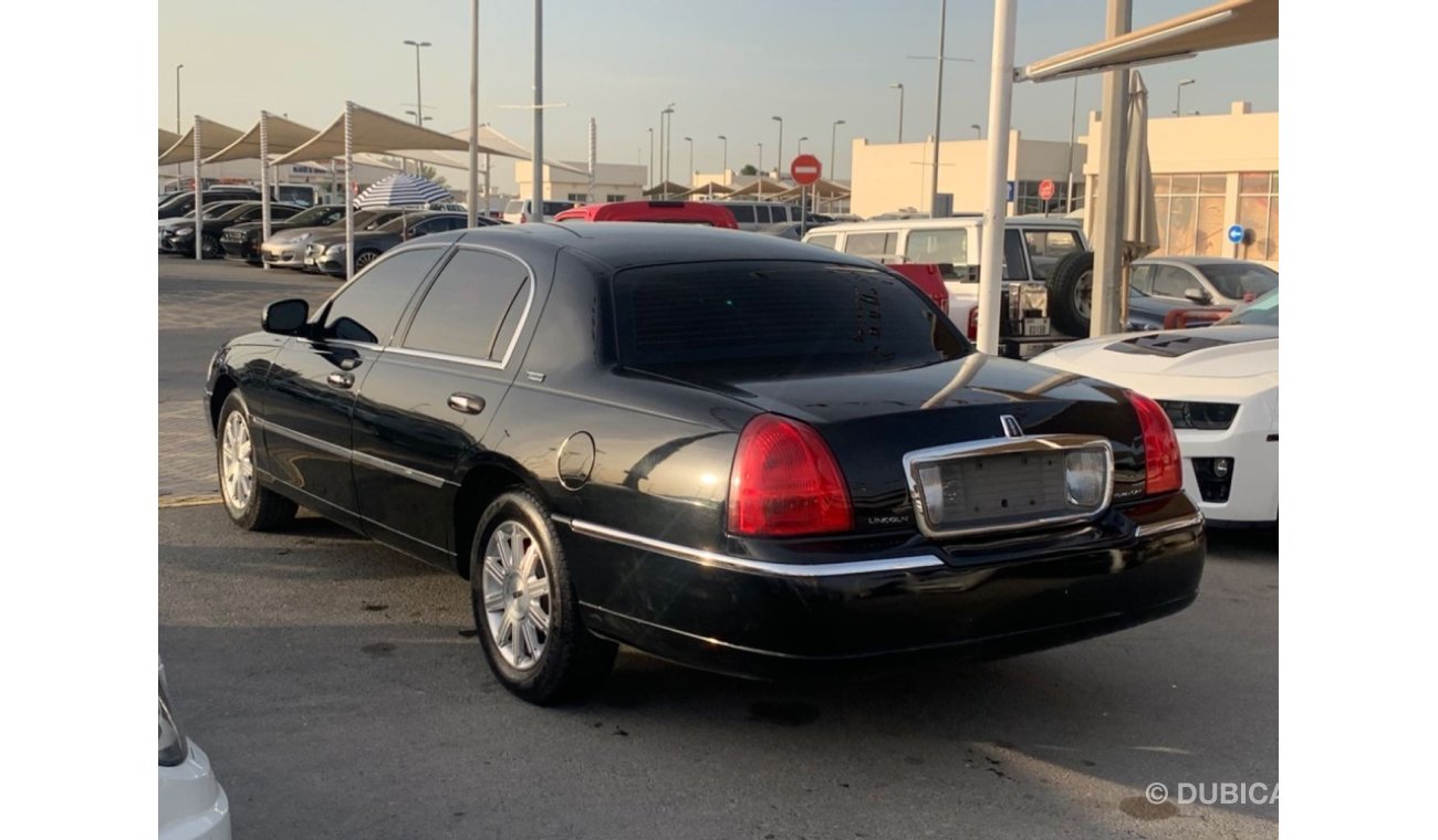 Lincoln Town Car 2011, American Black