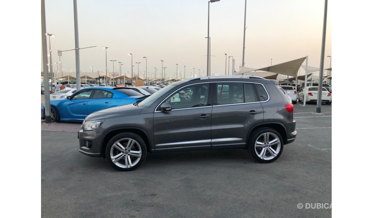 Volkswagen Tiguan Volex wagan TIGUN MODEL 2014 GCC car prefect condition full option panoramic roof leather seats back