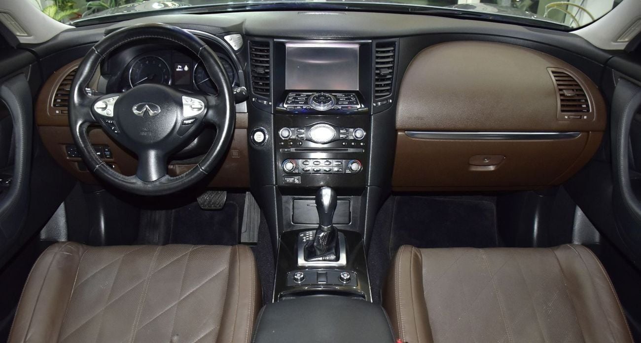 إنفينيتي QX70 LUXURY EXCELLENT DEAL for our Infiniti QX70 ( 2020 Model ) in Silver Color GCC Specs