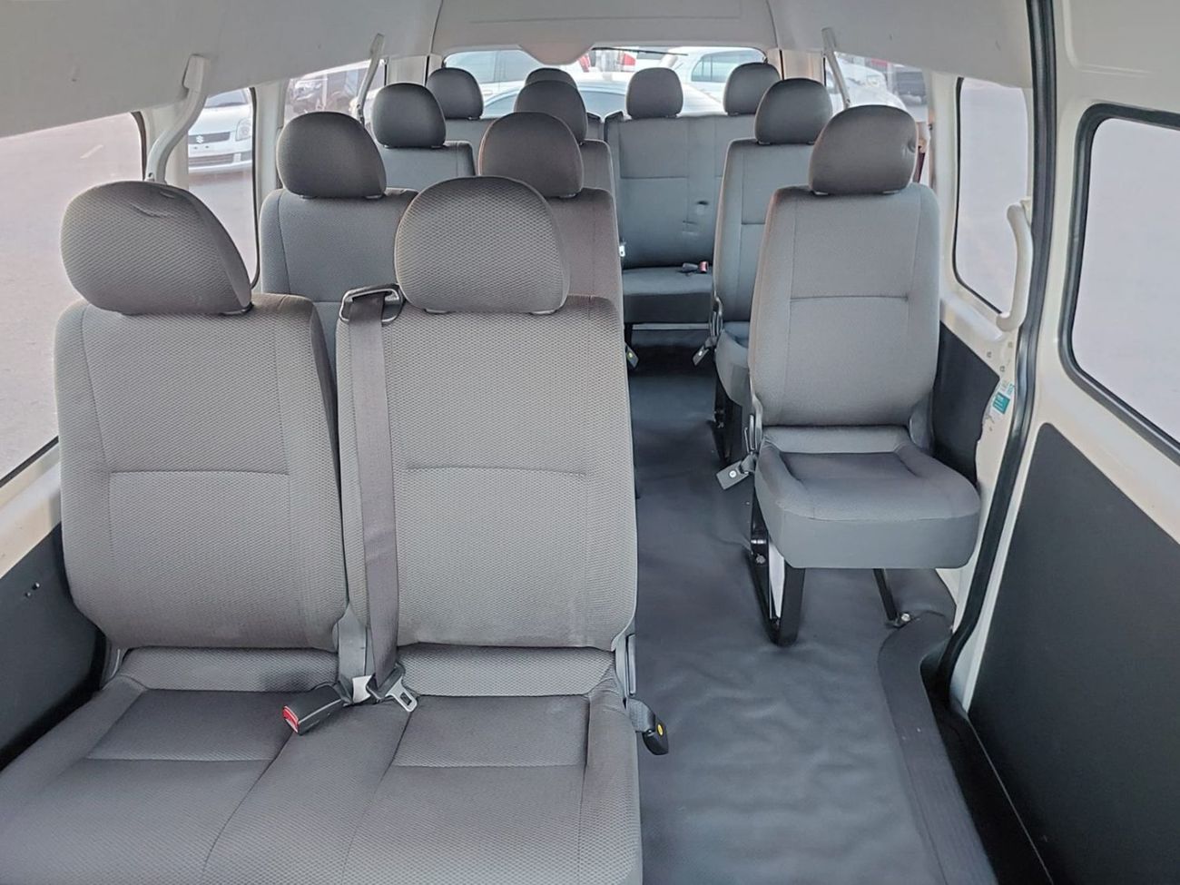 تويوتا هاياس TOYOTA HIACE COMMUTER VAN RHD 2016 MODEL 2.7 L PETROL AUTOMATIC(PM69524)
