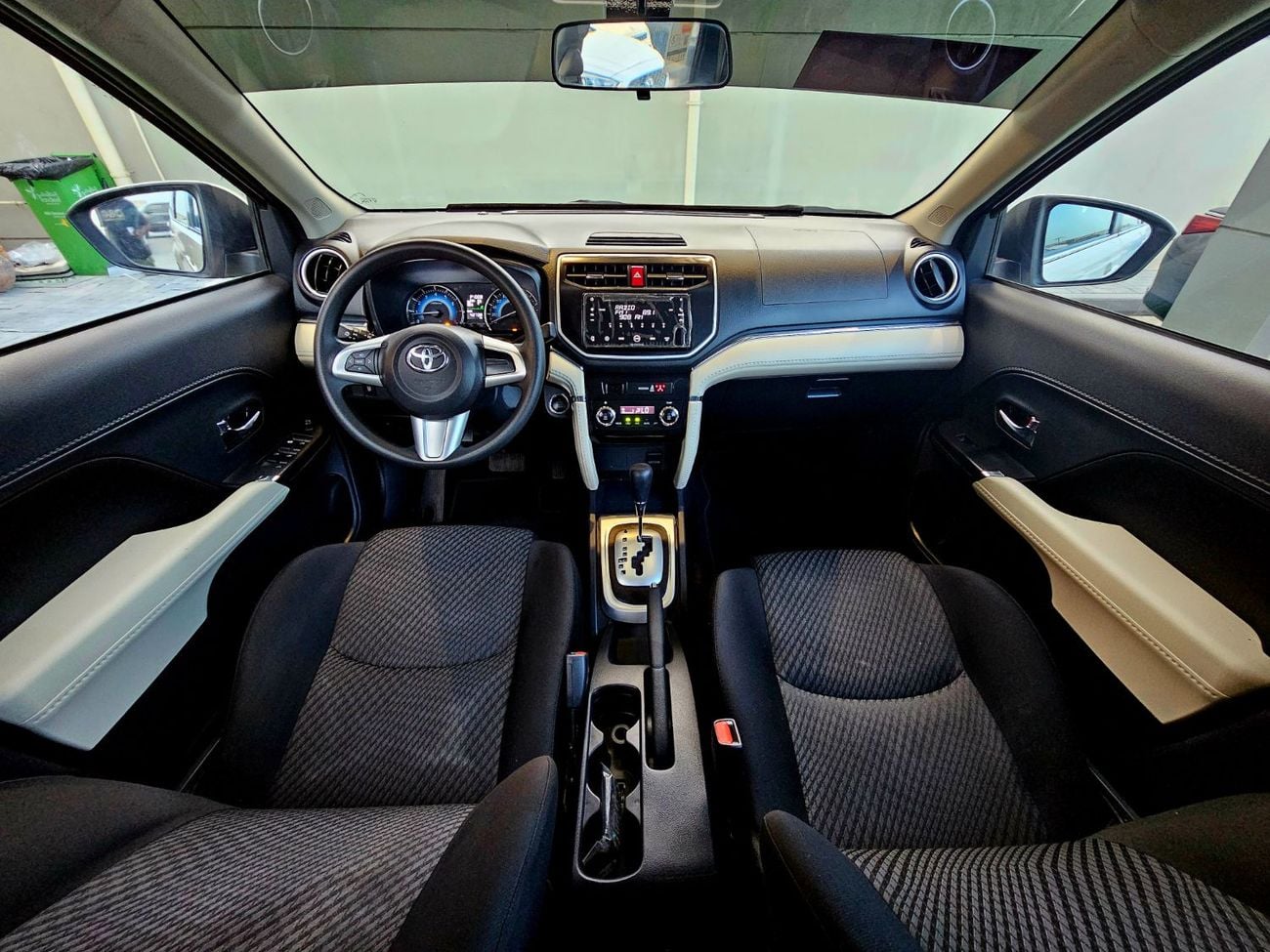 Toyota Rush EX/ PASSENGER 7 SEATS/ LOW MILEAGE