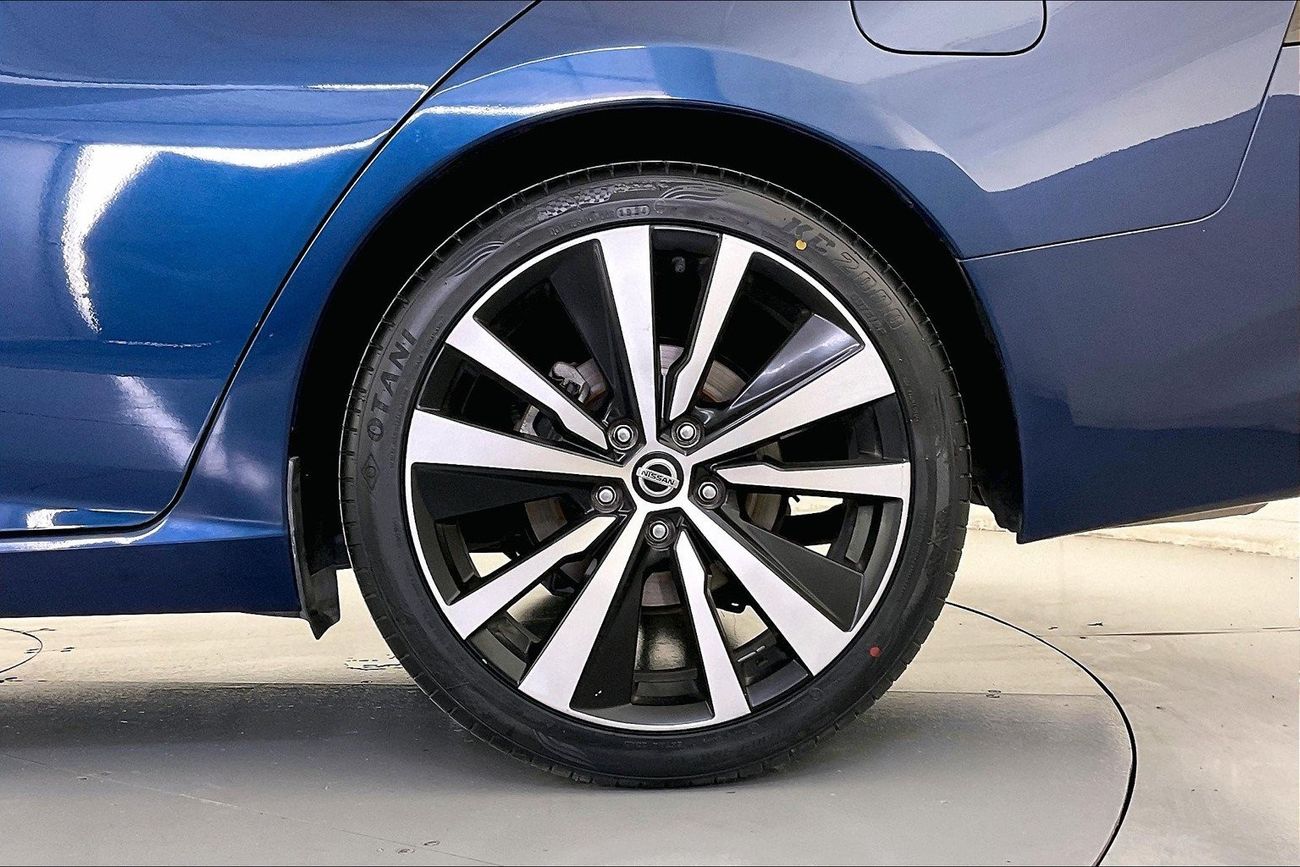 Nissan Sunny SV | 1 year free warranty | 0 Down Payment