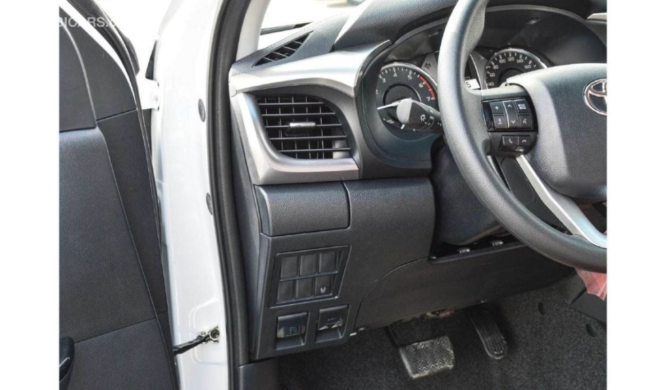 Toyota Hilux 2024 TOYOTA HILUX 2.7L  AUTOMATIC 4X4 UAE PASS
