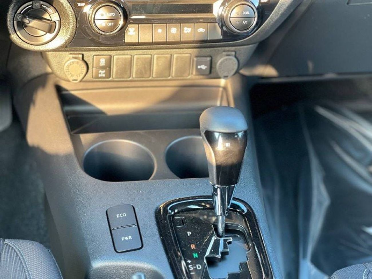 Toyota Hilux ADVENTURE 4.0L PTR A/T // 2025 // FULL OPTION WITH 360 CAMERA , BLIND SPOT , ADV KIT // SPECIAL OFFE