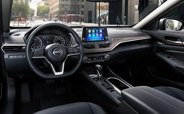 Nissan Teana interior - Cockpit