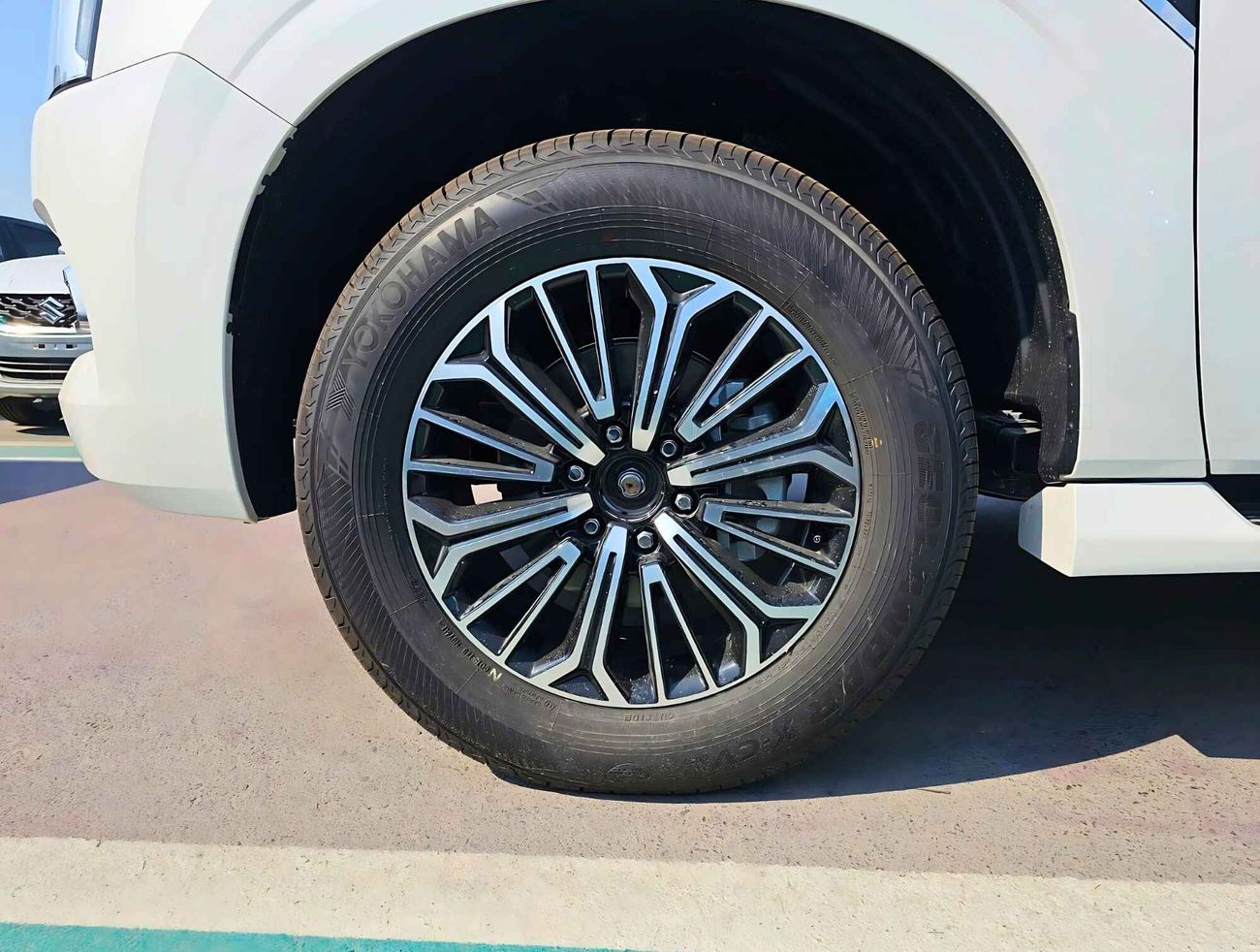 Nissan Patrol SE PLATINUM / 3.8L V6 / PWR SEATS WITH 360* CAMERA / HEADUP DISPLAY / FULL OPTION (CODE # SE)