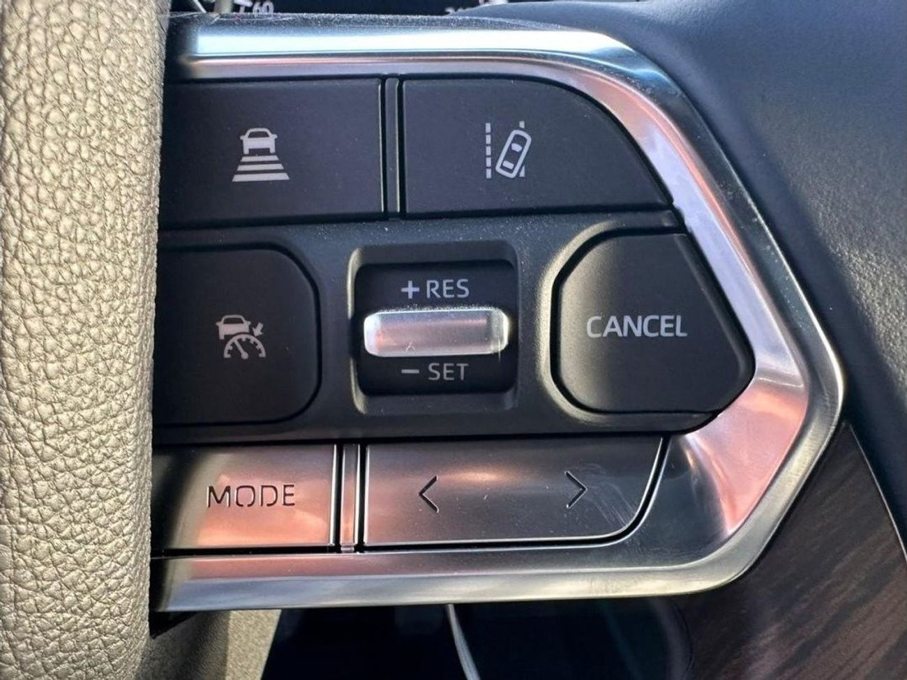 تويوتا لاند كروزر 3.3L DIESEL GXR TW TWIN TURBO AUTO TRANSMISSION