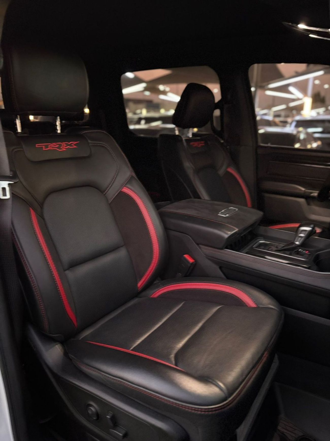 RAM 1500 TRX DODGE RAM TRX 6.2 L supercharged GCC 2022 Service History ( Under Warranty Oriainal Paint 707hp Full