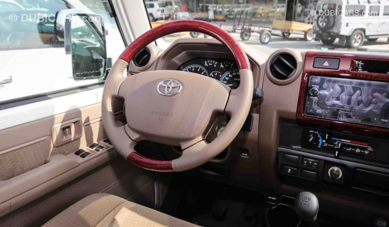 Toyota Land Cruiser Pick Up Petrol-V6-4.0L-Manual-transmission-0Km-2019