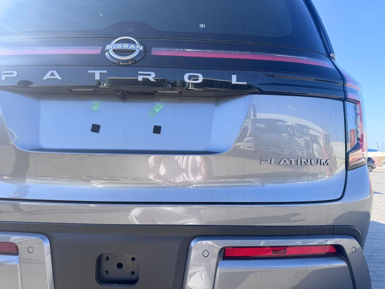 Nissan Patrol LE PLATINUM CITY 3.5L_ 2026_ (GREY/TAN)