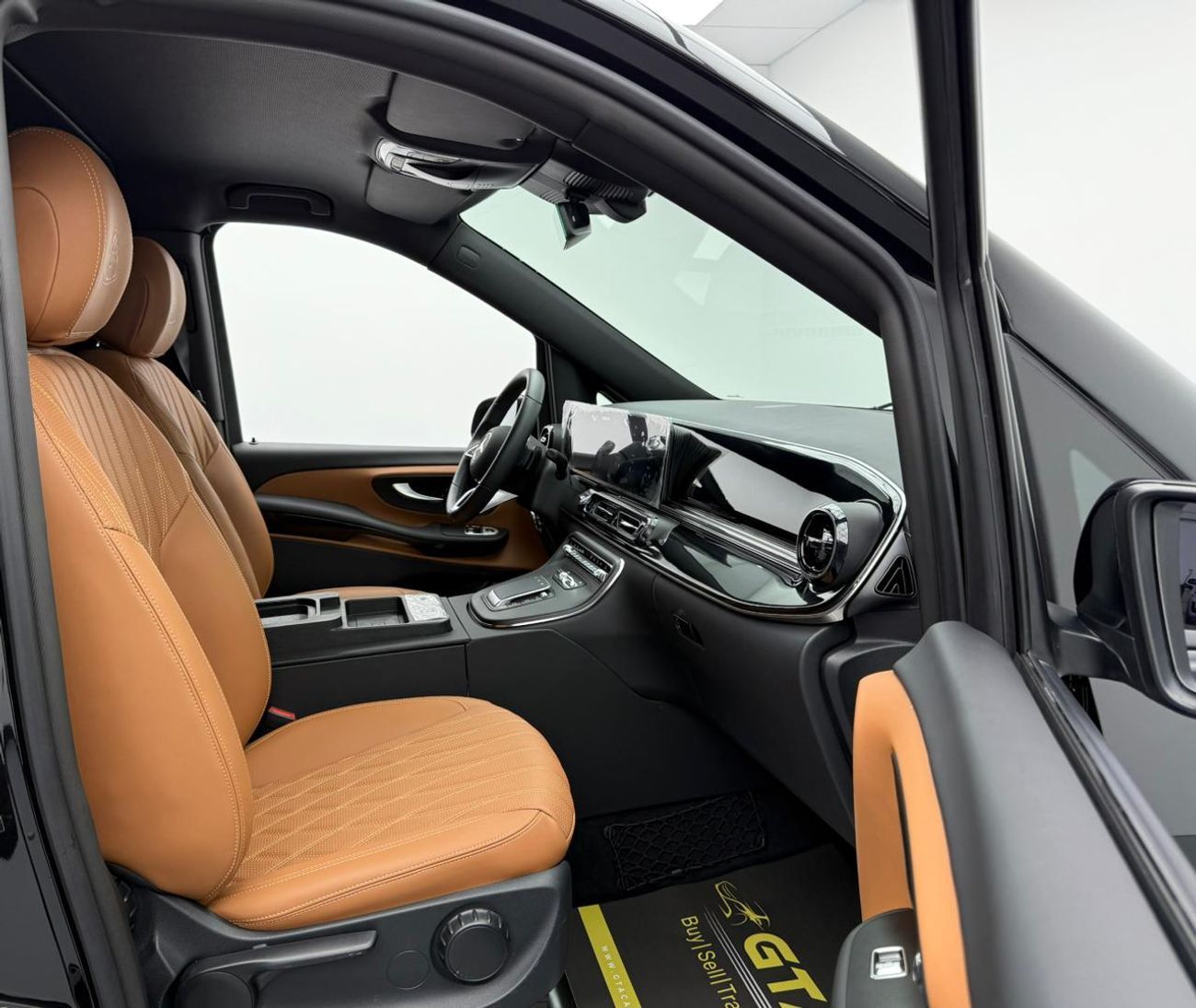 Mercedes-Benz V 300 *Brand New* 2025 Mercedes Benz V300, 2 Years Mercedes Warranty, Delivery Km, GCC