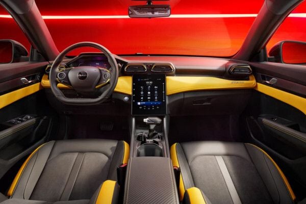 Dongfeng Shine interior - Cockpit