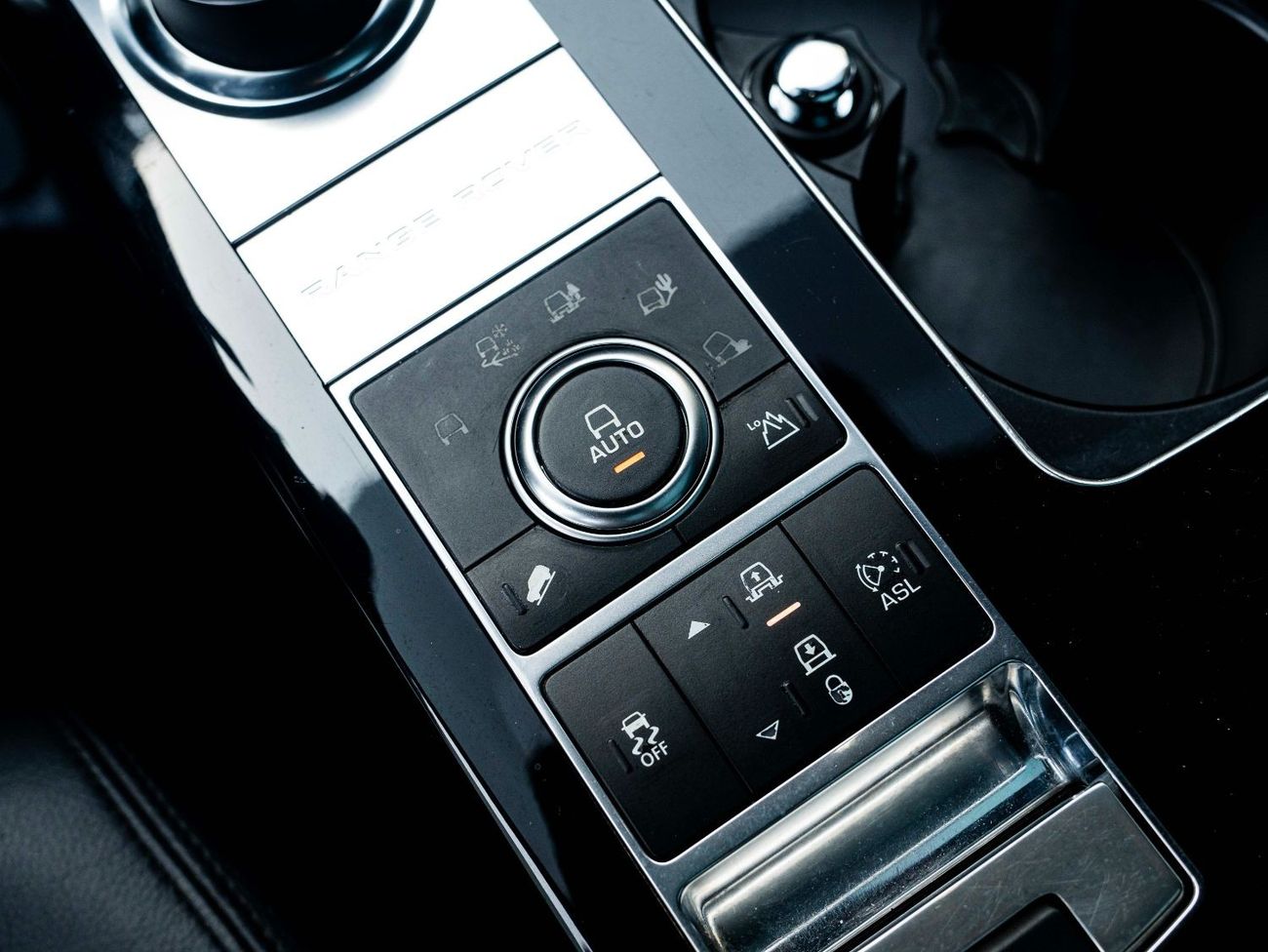 لاند روفر رينج روفر CASH OFFER!!! RANGE ROVER VOGUE HSE 5L V8 AWD LE • GCC SPECS • PRISTINE CONDITION