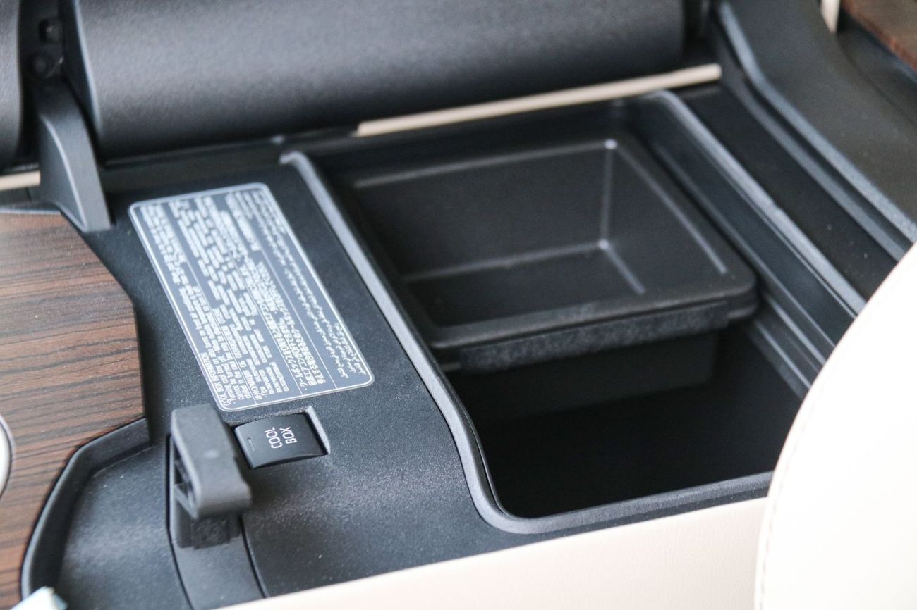 تويوتا لاند كروزر Toyota Land Cruiser GXR | 3.5L Turbo | With Accessories | Best Price