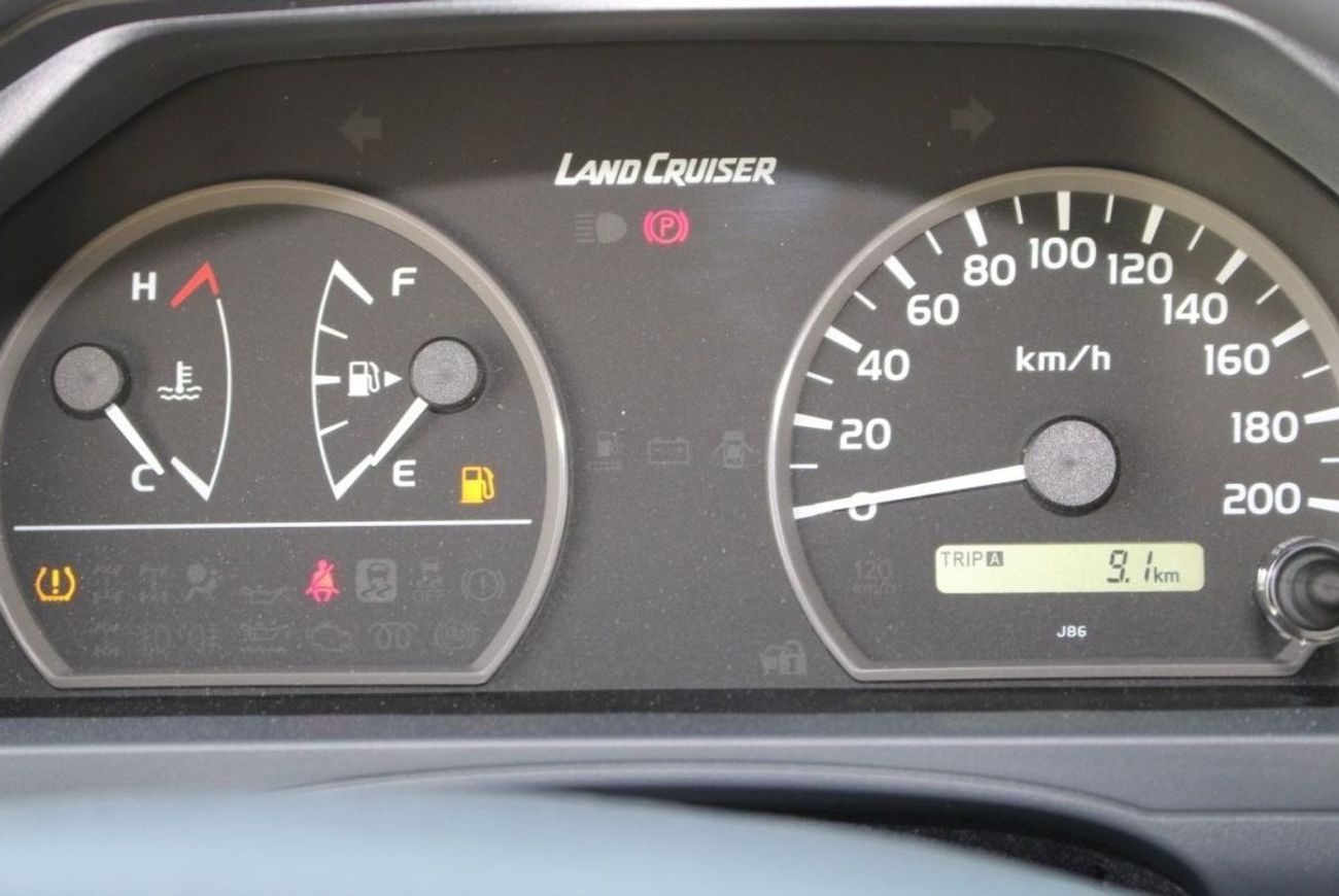 تويوتا لاند كروزر بيك آب TOYOTA LANDCRUISER 79 4.5L V8 DIESEL DOUBLE CAB STD MANUAL