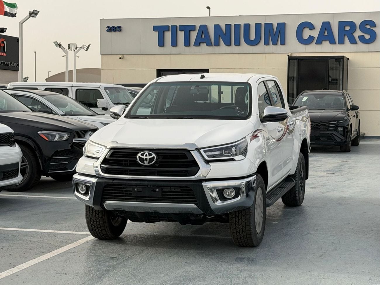 Toyota Hilux SR5 2.7L Petrol Manual Push Start 4WD 2025 Export @ 118,000 AED