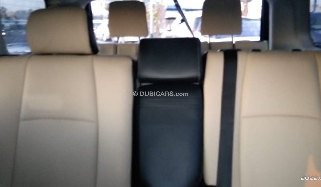 تويوتا Runner4 Toyota 4runner 6 cylinder leather seats electric seats 7 seater perfect condition