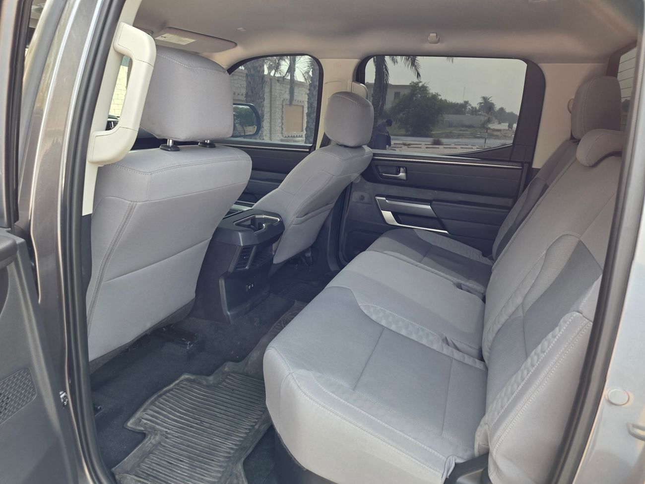 Toyota Tundra 2024 SR5 V6 twin turbo 389hp 4x4 LOW MILEAGE In perfect condition