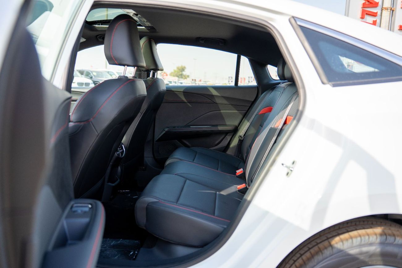 أم جي 5 MG5 2025 1.5L Petrol